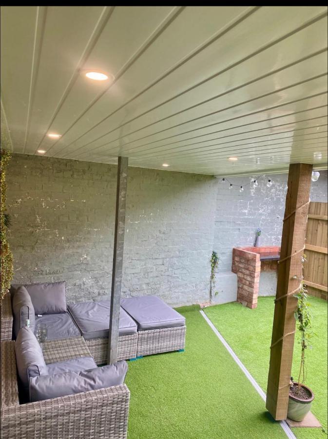 Poppy'S Place Llandudno Junction Exteriör bild