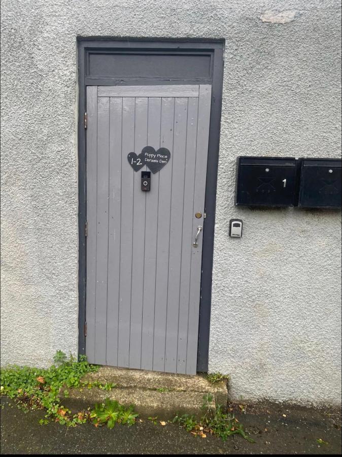 Poppy'S Place Llandudno Junction Exteriör bild