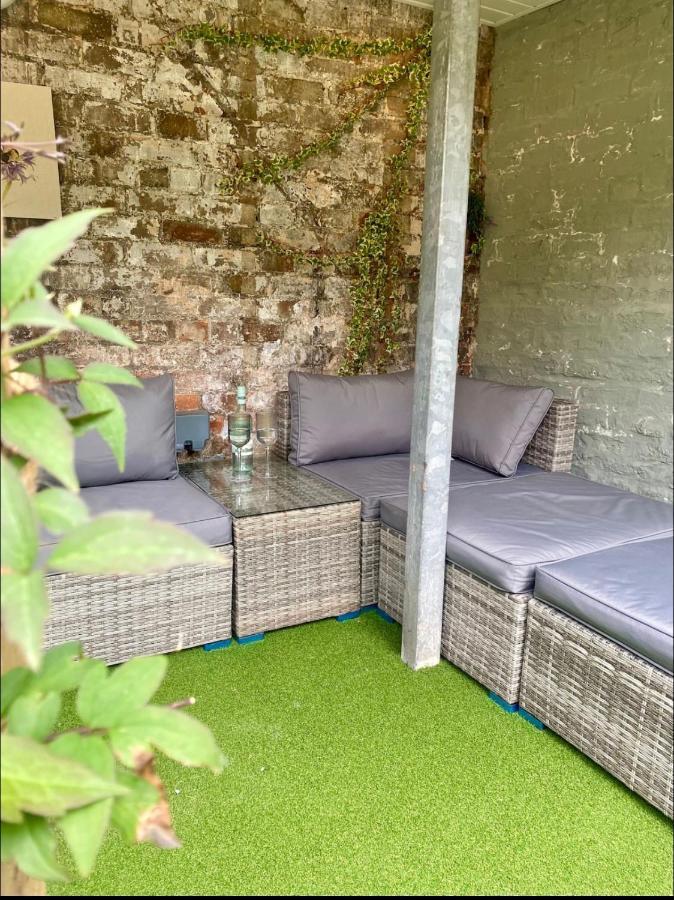 Poppy'S Place Llandudno Junction Exteriör bild